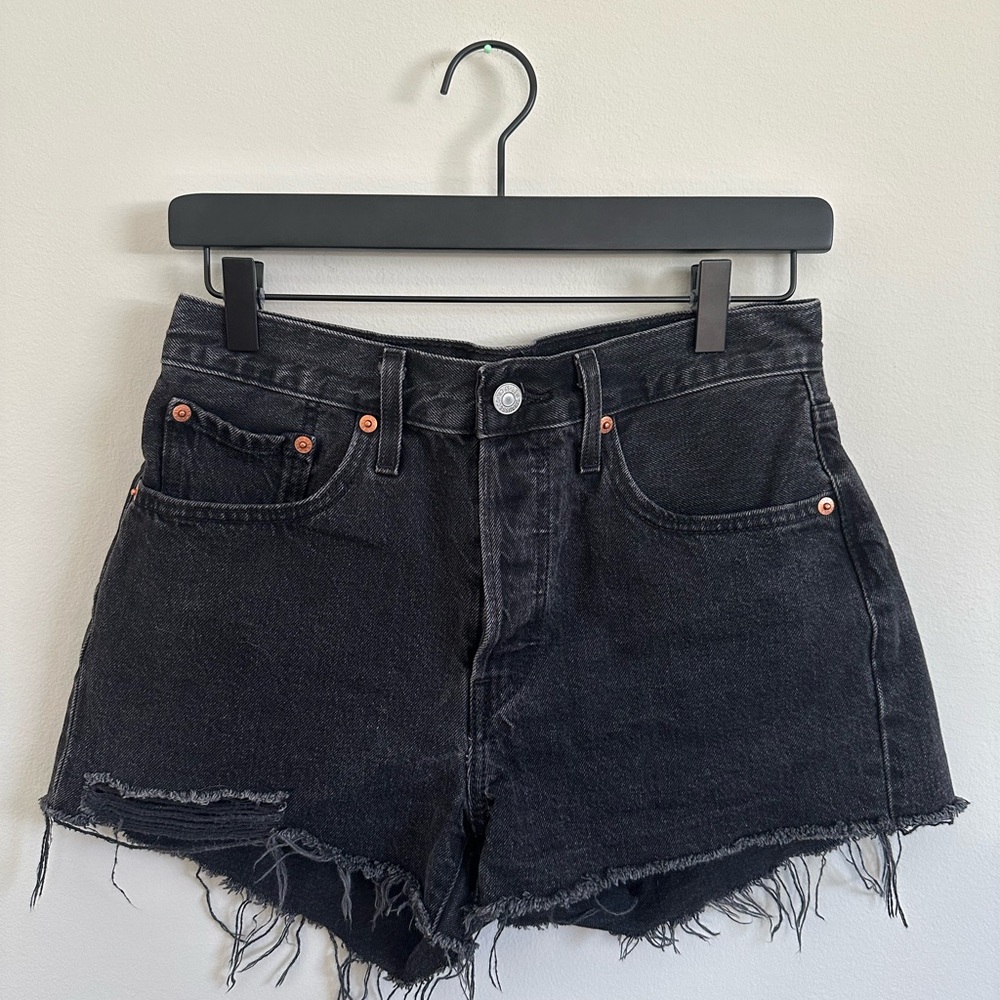 Levi’s 501 Women’s Black Denim Shorts size 27